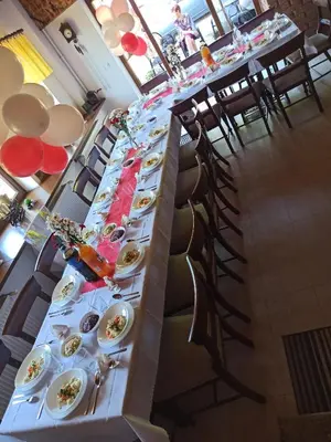 Jedzenie w pensjonacie lub w pobliżu