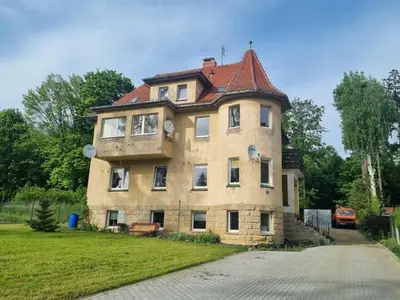 Budynek, w którym mieści się apartament