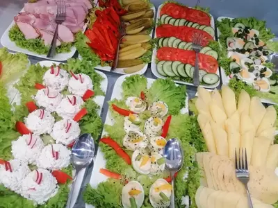 Jedzenie w hostelu lub w pobliżu