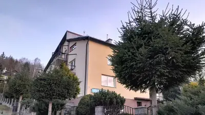 Budynek, w którym mieści się apartament