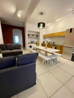 Kuchnia lub aneks kuchenny w obiekcie Boutique Apartments - Elegant 1906 Period (95m2)