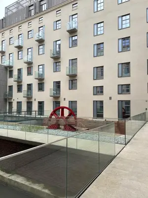 Budynek, w którym mieści się apartament