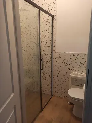 Łazienka w obiekcie Apartament PAPROTKA 100m