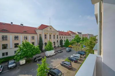 Budynek, w którym mieści się apartament