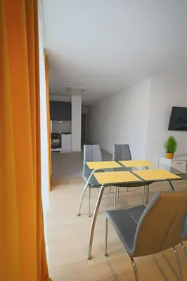 Telewizja i/lub zestaw kina domowego w obiekcie Reymonta 22 Apartamenty