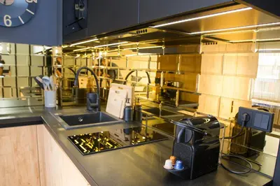 Kuchnia lub aneks kuchenny w obiekcie Apartament NEPTUN Centrum