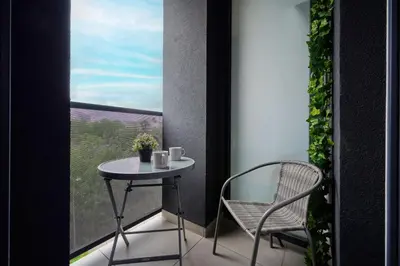 Balkon lub taras w obiekcie Modern Studio with Balcony for 4 Guests in Wrocław by Noclegi Renters