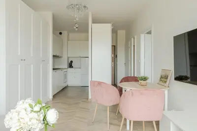Kuchnia lub aneks kuchenny w obiekcie RentPlanet - Apartamenty Zajezdnia
