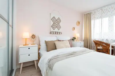 Łóżko lub łóżka w pokoju w obiekcie Kairos Apartments- OPAL - ścisłe centrum