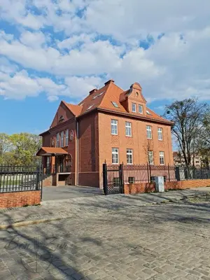 Budynek, w którym mieści się hotel