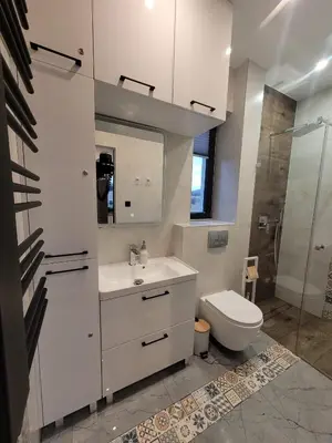 Łazienka w obiekcie DOMEK W SŁONECZNIKACH, JACUZZI, QUADY, Góry