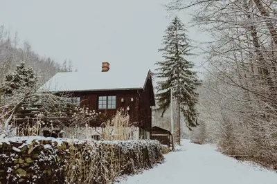 Obiekt Jemna 55 zimą