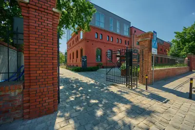 Budynek, w którym mieści się apartament