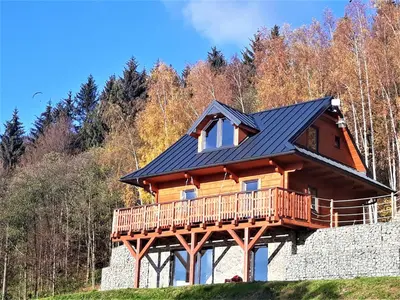 Budynek, w którym mieści się dom w stylu alpejskim