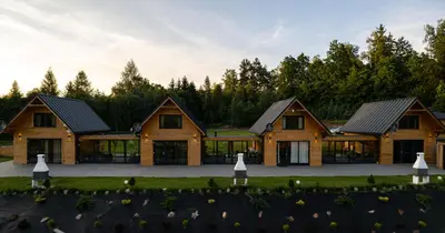 Budynek, w którym mieści się dom wakacyjny
