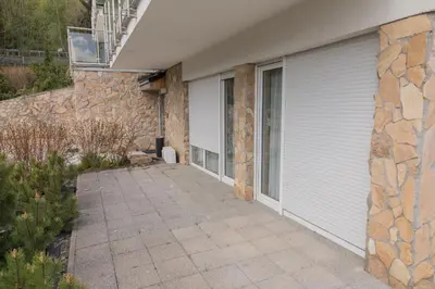 Budynek, w którym mieści się apartament