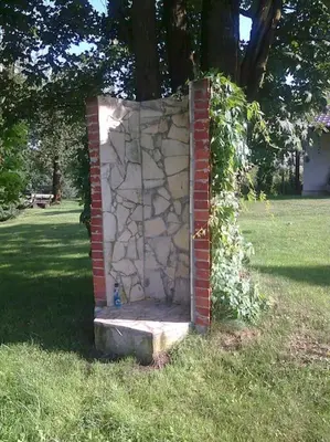 Ogród w obiekcie Chata w lesie