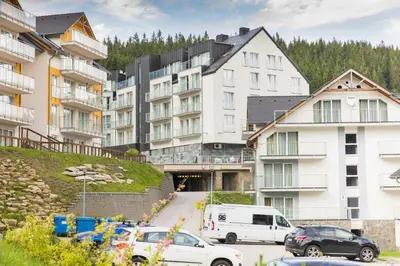 Budynek, w którym mieści się apartament