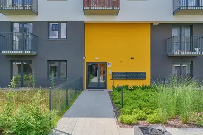 Budynek, w którym mieści się apartament