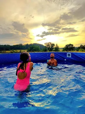 Goście zatrzymujący się w obiekcie Glamping Niebiańska Osada Jurty Dolnośląskie