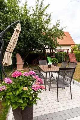 Ogród w obiekcie Apartamenty Marinet