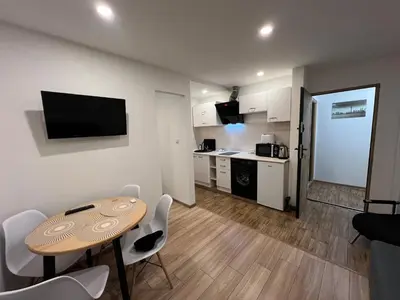 Kuchnia lub aneks kuchenny w obiekcie ApartamentsByMatyrafa-IV