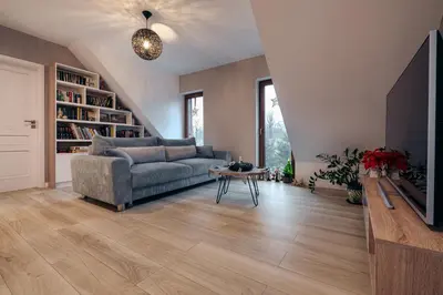 Telewizja i/lub zestaw kina domowego w obiekcie Przygórze - dom w Górach Sowich