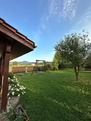 Ogród w obiekcie Domki Pod Brzoza