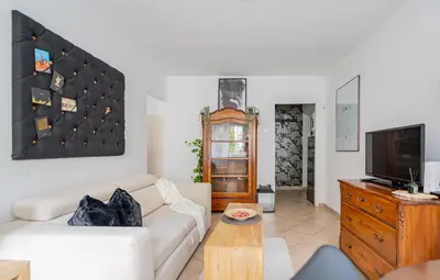 Telewizja i/lub zestaw kina domowego w obiekcie NiceOne Apartment Number 5 - W samym Centrum!
