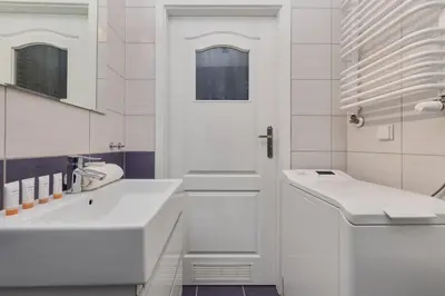 Łazienka w obiekcie Peaceful Wrocław Apartment for 4 Guests with Balcony by Noclegi Renters