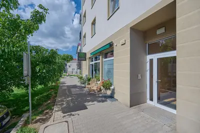Budynek, w którym mieści się apartament