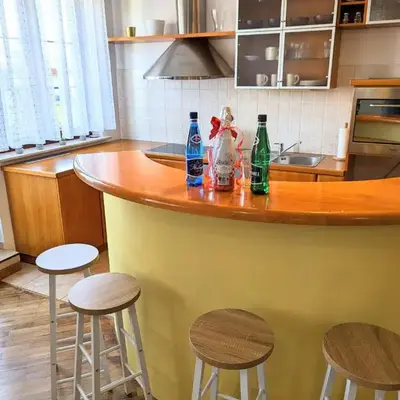 3-Bedroom Apt in Town Square