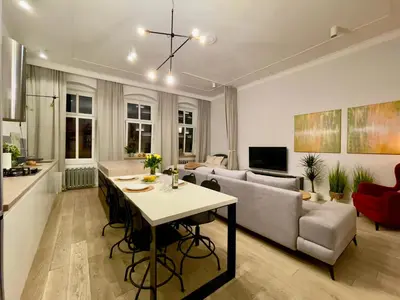 Telewizja i/lub zestaw kina domowego w obiekcie Spacious Apart in the Center- Main Square 300m