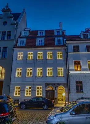 Budynek, w którym mieści się apartament