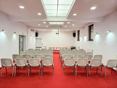 Zaplecze biznesowe lub konferencyjne w obiekcie Hotel i Restauracja Borowianka