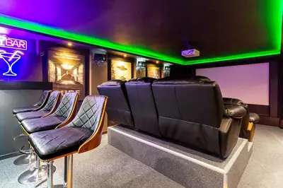 Część wypoczynkowa w obiekcie HouseCube, Bar , prywatne Kino, Bilard , Luxus