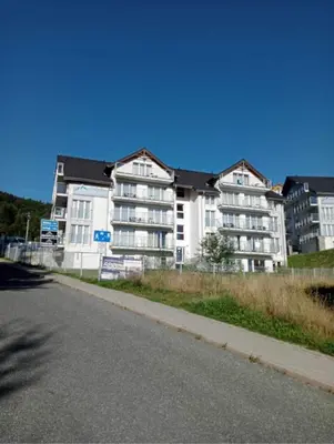 Budynek, w którym mieści się apartament