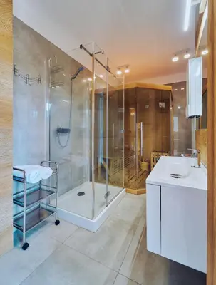 Łazienka w obiekcie Marel-Apartament Błękitny sauna Polanica Zdrój