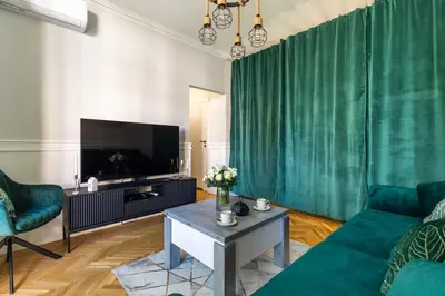 Telewizja i/lub zestaw kina domowego w obiekcie Świdnicka Deluxe Suite