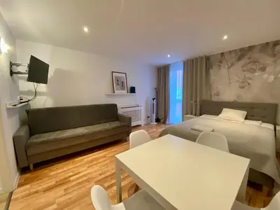 Telewizja i/lub zestaw kina domowego w obiekcie Apartament Kościuszki City Center by Apartamenty na dni Wrocław
