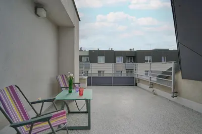 Balkon lub taras w obiekcie Comfortable & Cozy Studio with Balcony - Klimasa by Noclegi Renters