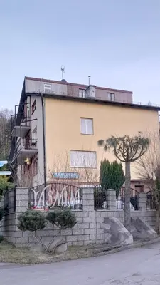 Budynek, w którym mieści się apartament