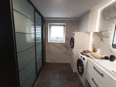 Kuchnia lub aneks kuchenny w obiekcie Urban Palace bezpłatne miejsce postojowe