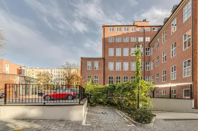 Budynek, w którym mieści się apartament