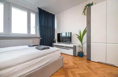 Telewizja i/lub zestaw kina domowego w obiekcie Apartament Dworcowa 24