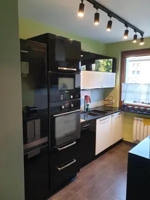 Kuchnia lub aneks kuchenny w obiekcie Przestronny apartament dla 9 osób - 4 sypialnie, PARKING