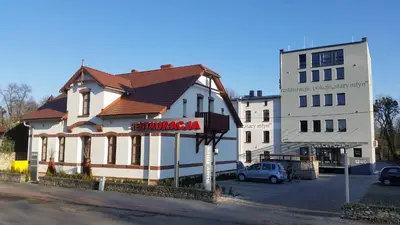 Budynek, w którym mieści się motel