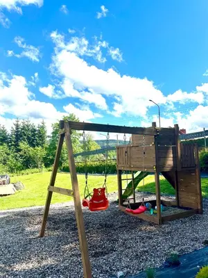Plac zabaw dla dzieci w obiekcie MINIMAL. Dom całoroczny w górach