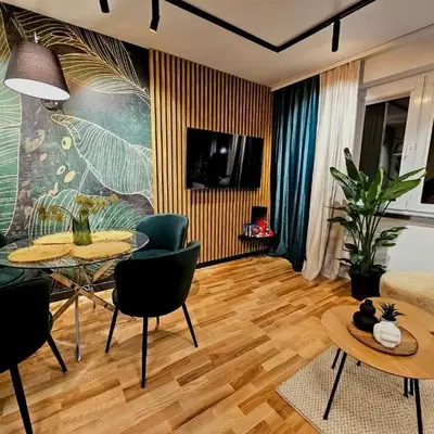 Eddie's Luxury Apartments