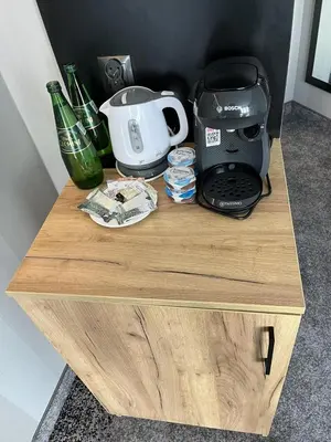 Zestaw do parzenia kawy i herbaty w obiekcie Apartament Bellavue w Czarnej Perle